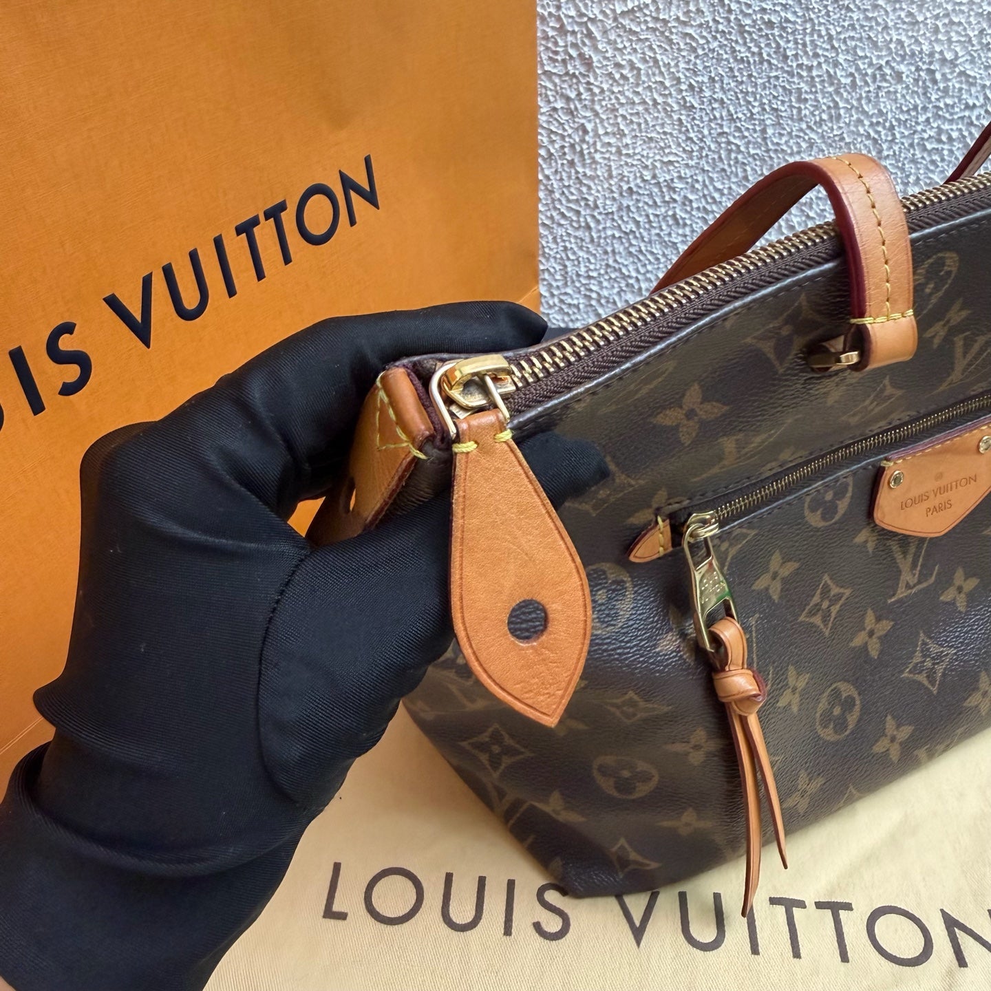 Louis Vuitton Shoulder Bag N44040