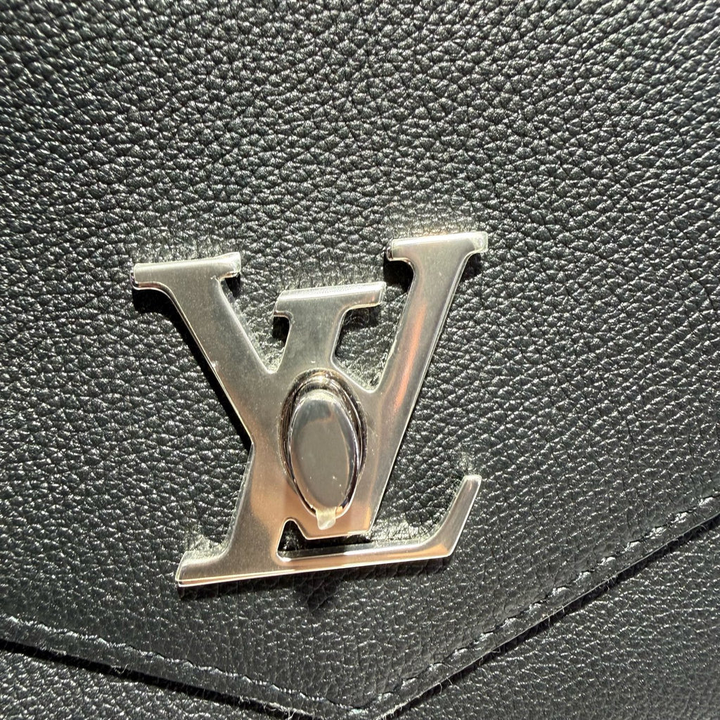 Louis Vuitton Messenger Bag 22.5x17.0x5.5cm M51418