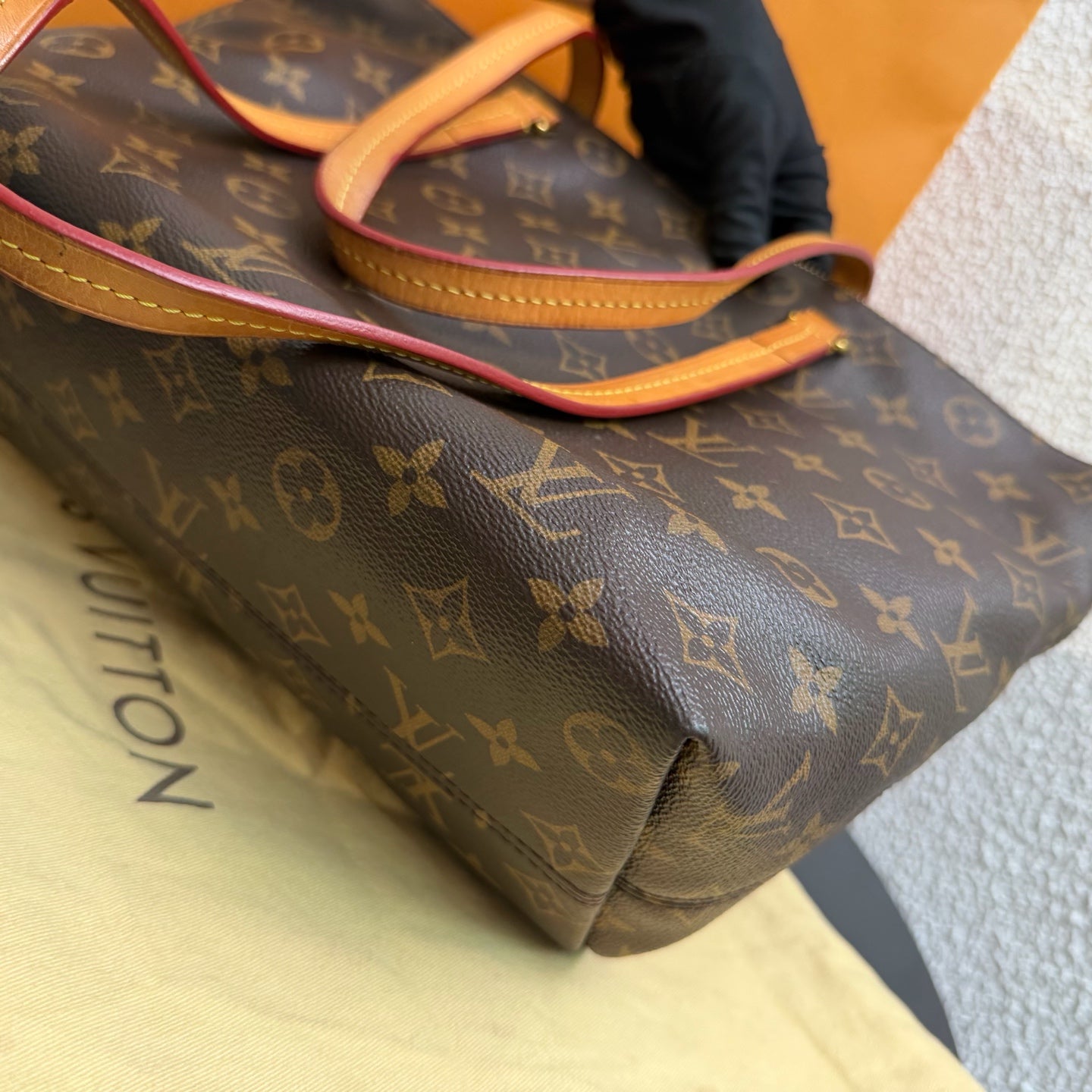 Louis Vuitton Shoulder Bag N44040