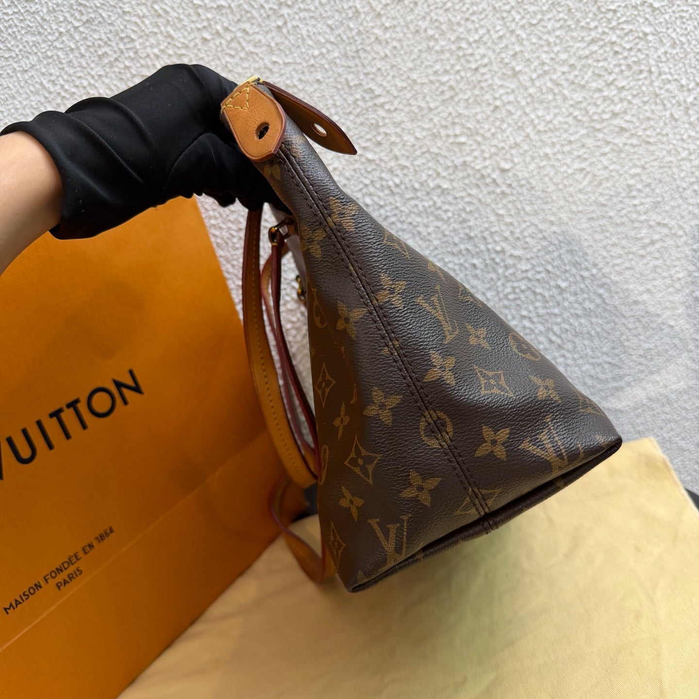 Louis Vuitton Shoulder Bag N44040