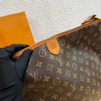 Louis Vuitton Leather M40352