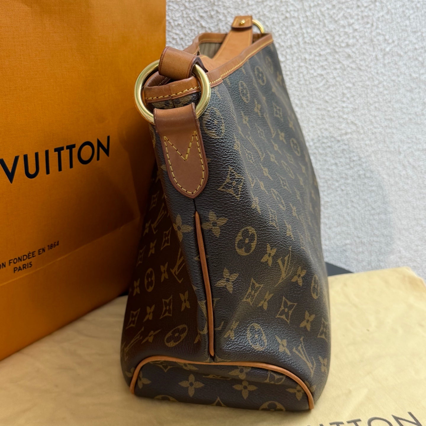 Louis Vuitton Leather M40352