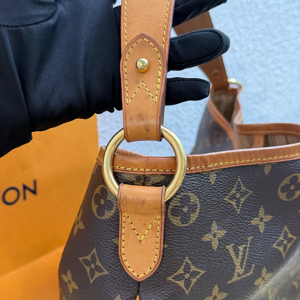 Louis Vuitton Leather M40352