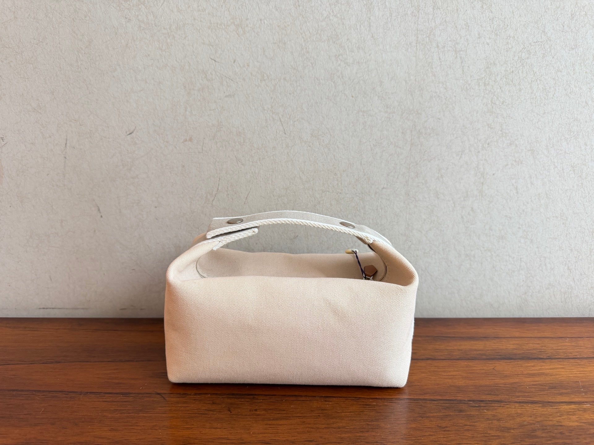 Hermes Canvas White