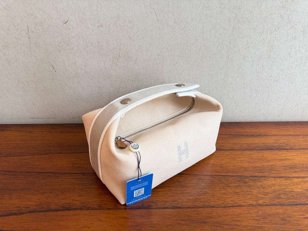 Hermes Canvas White