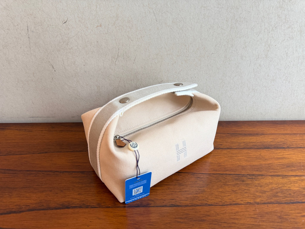 Hermes Canvas White