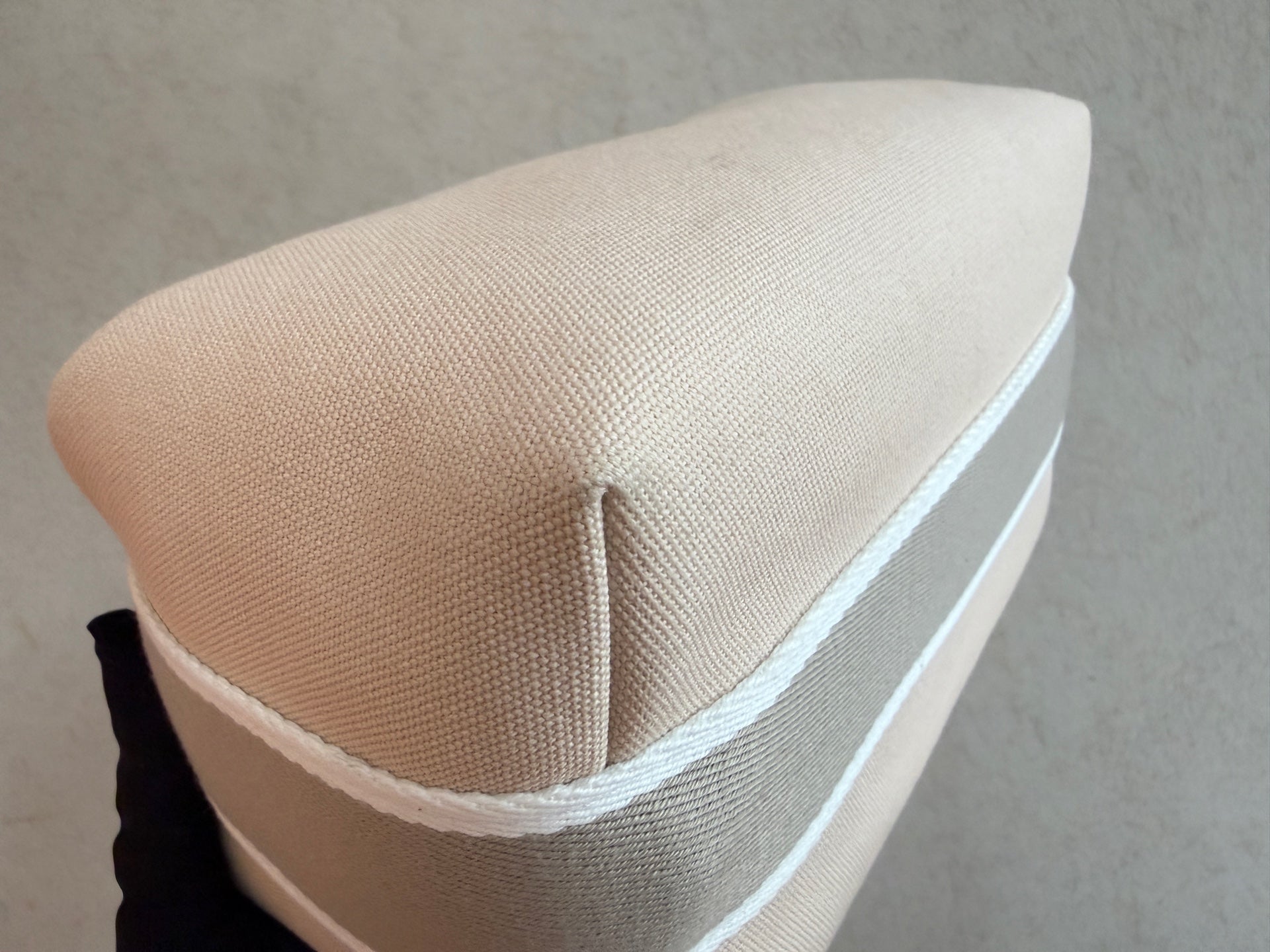 Hermes Canvas White