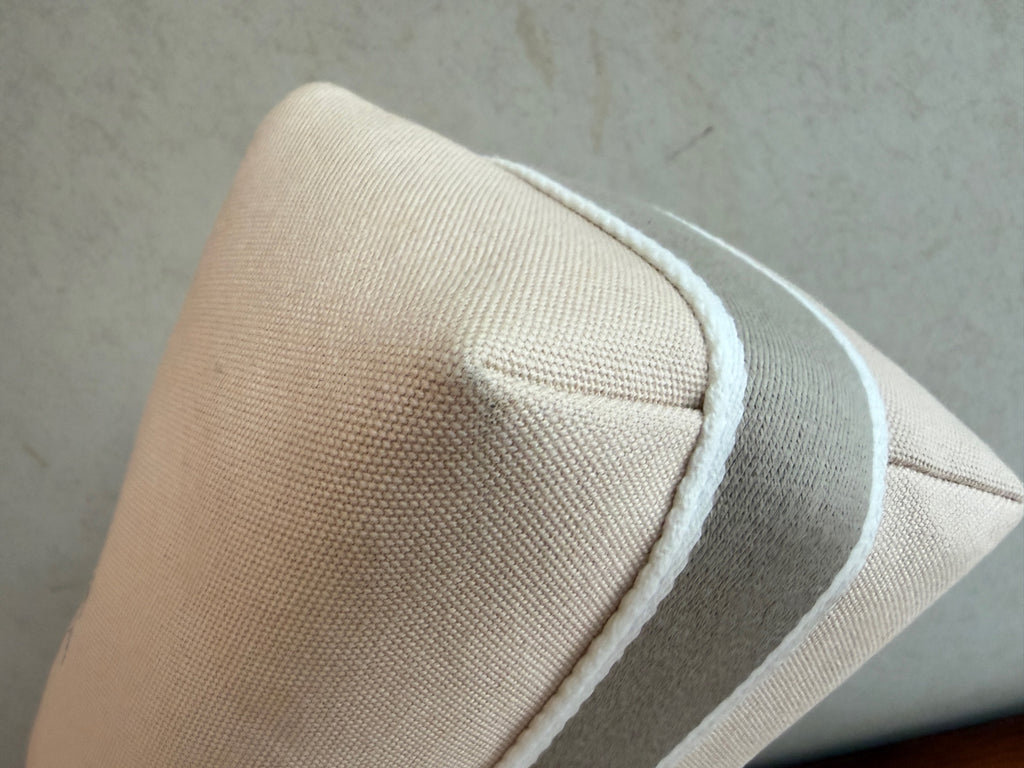 Hermes Canvas White