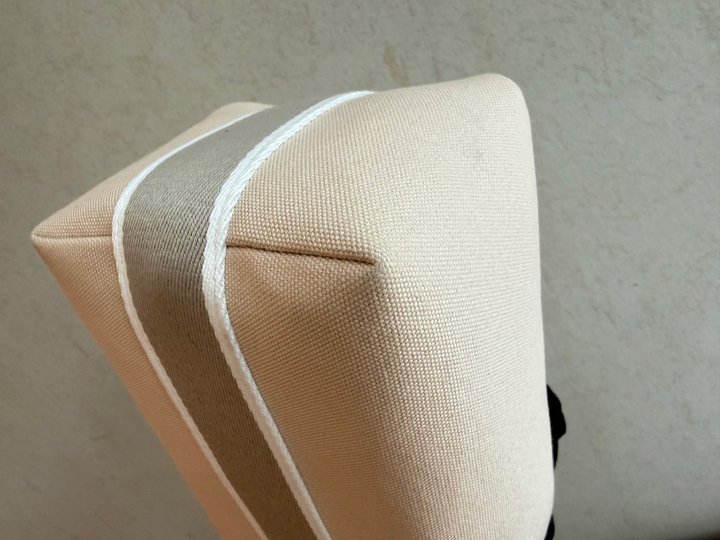 Hermes Canvas White