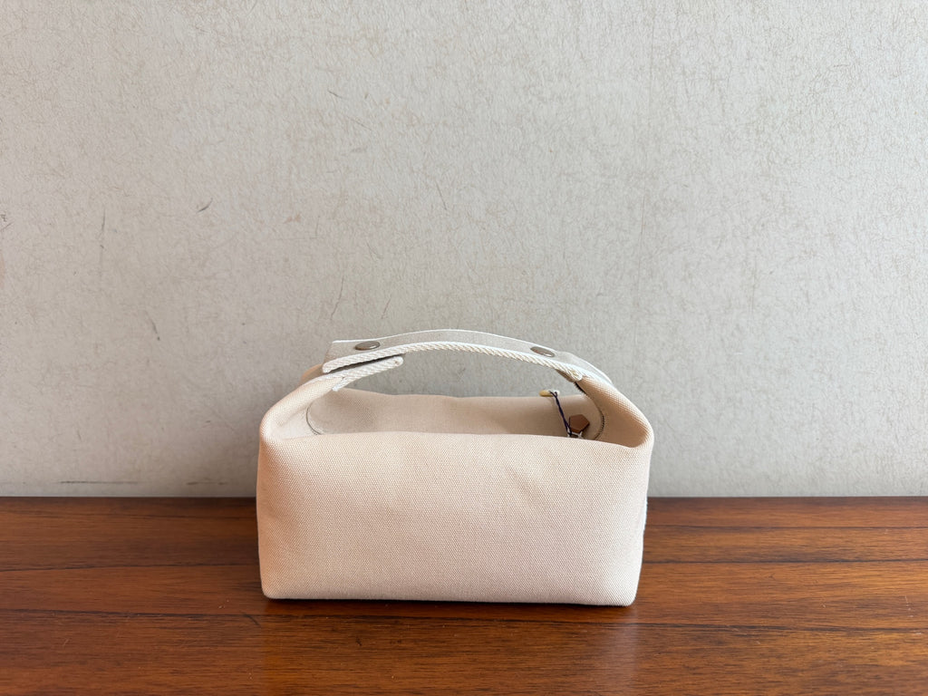 Hermes Canvas White