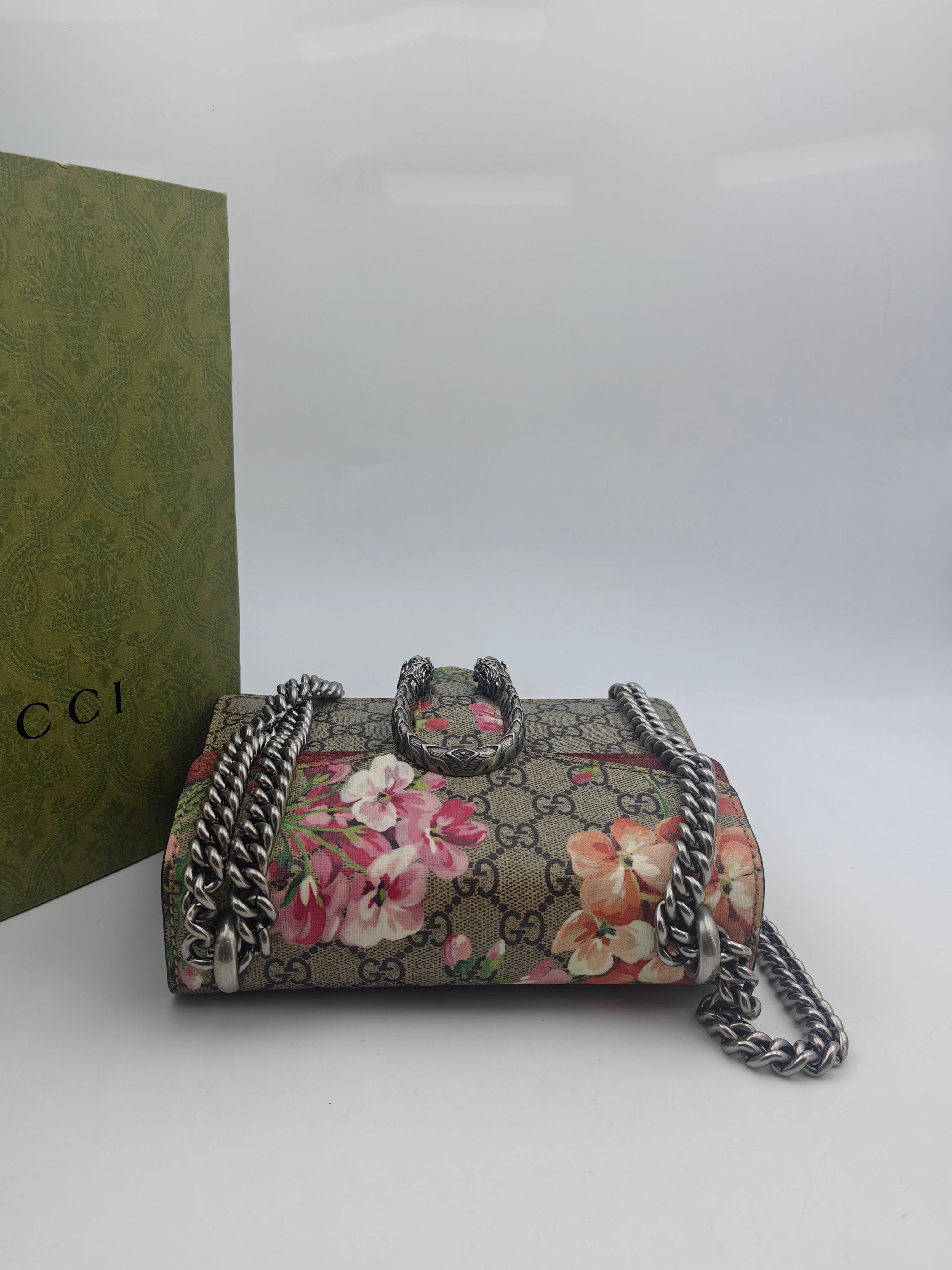 Gucci Red