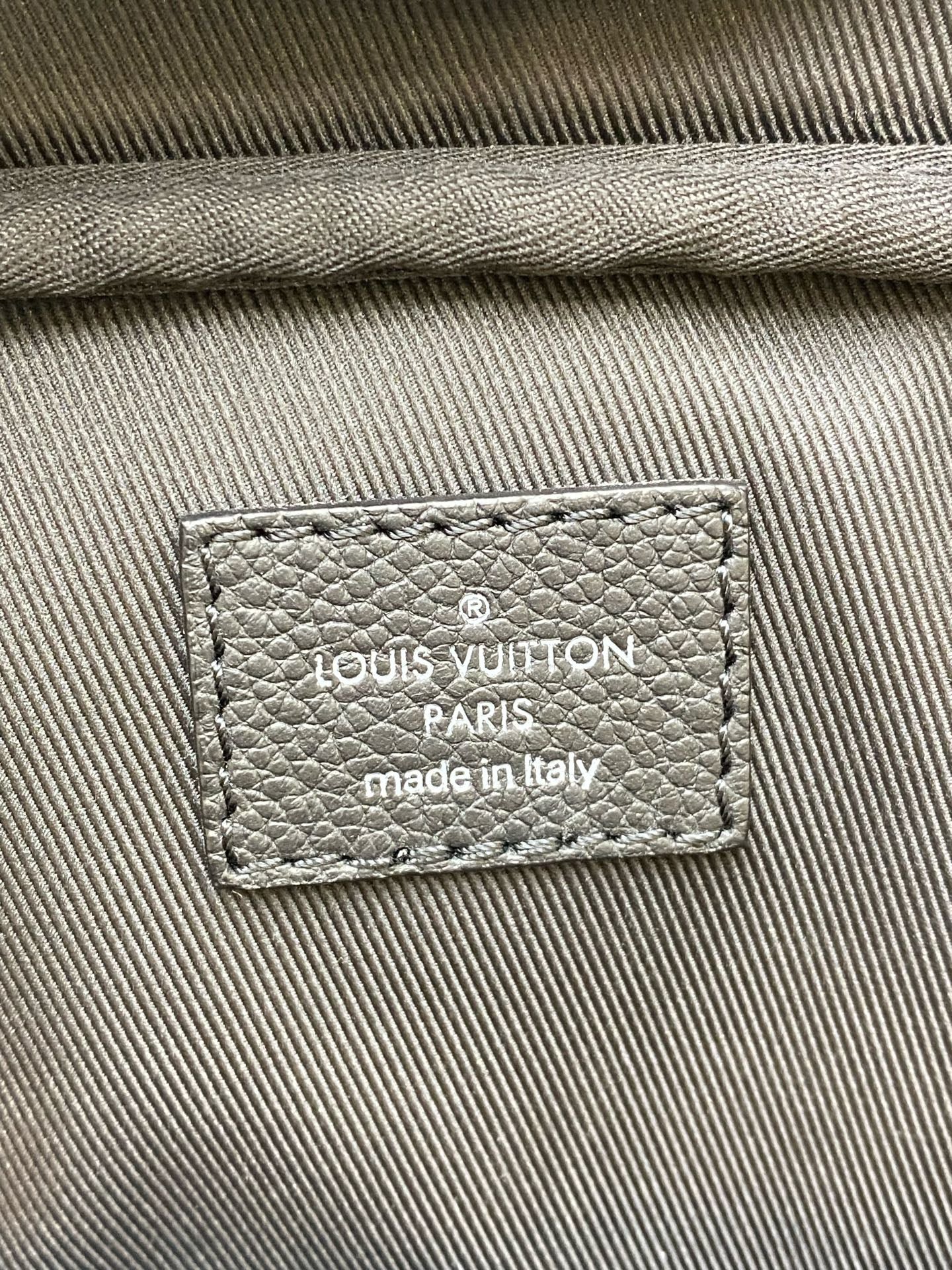 Louis Vuitton Leather Gray