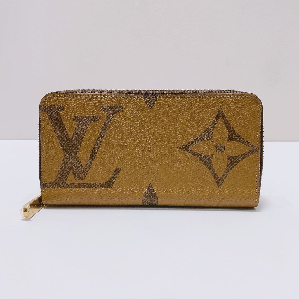 Louis Vuitton Clutch