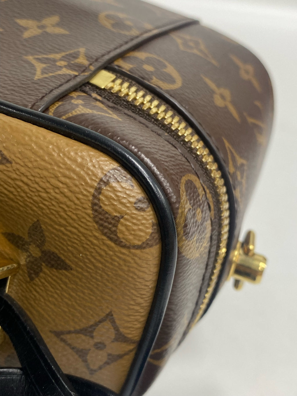 Louis Vuitton Shoulder Bag