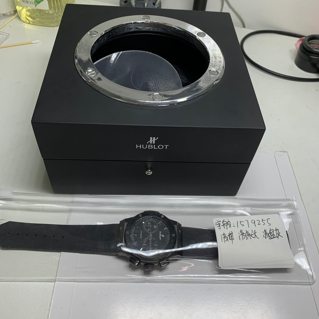 Hublot Classic Fusion Series 45MM 521.CM.1171.RX