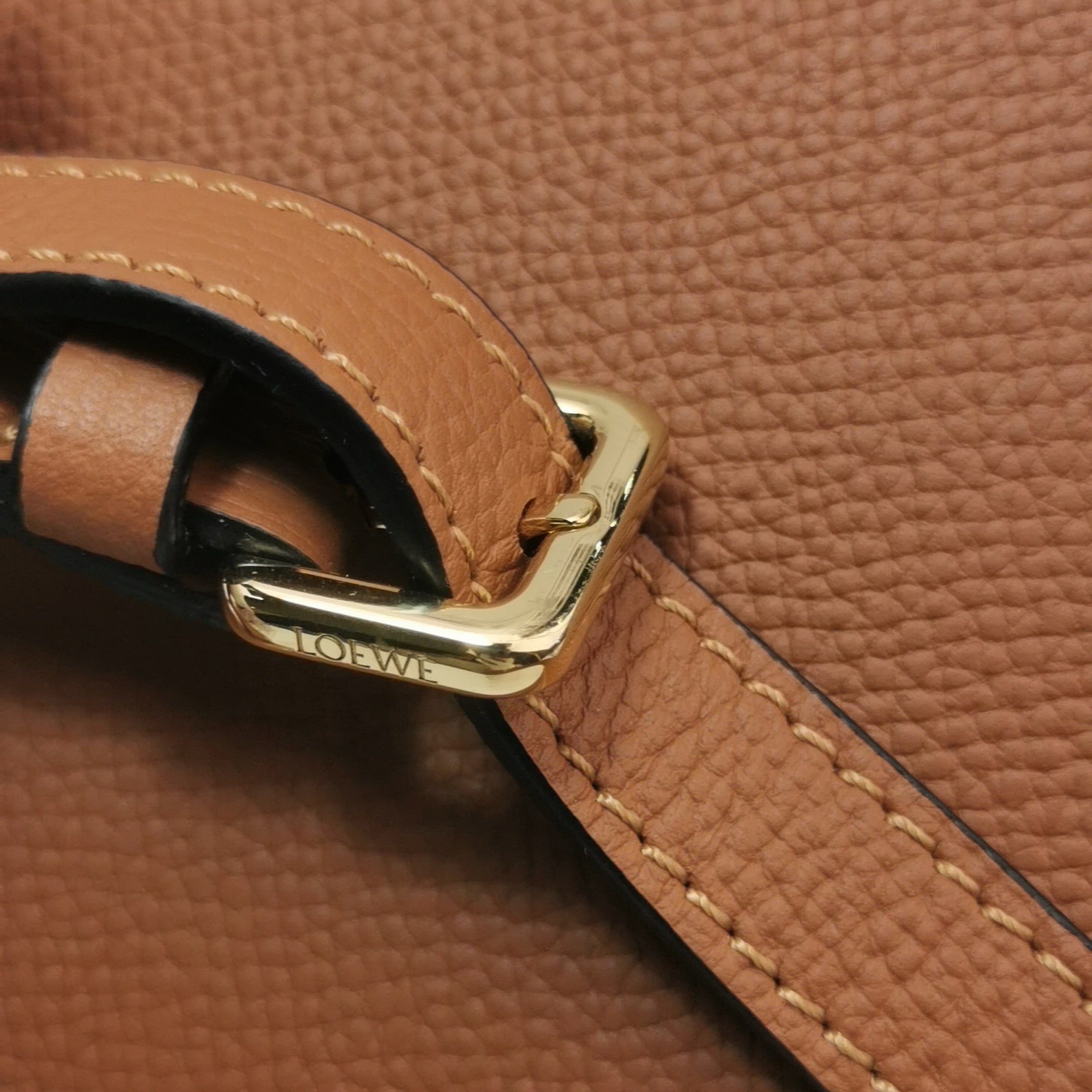 Loewe Crossbody 321.12.U62-3639