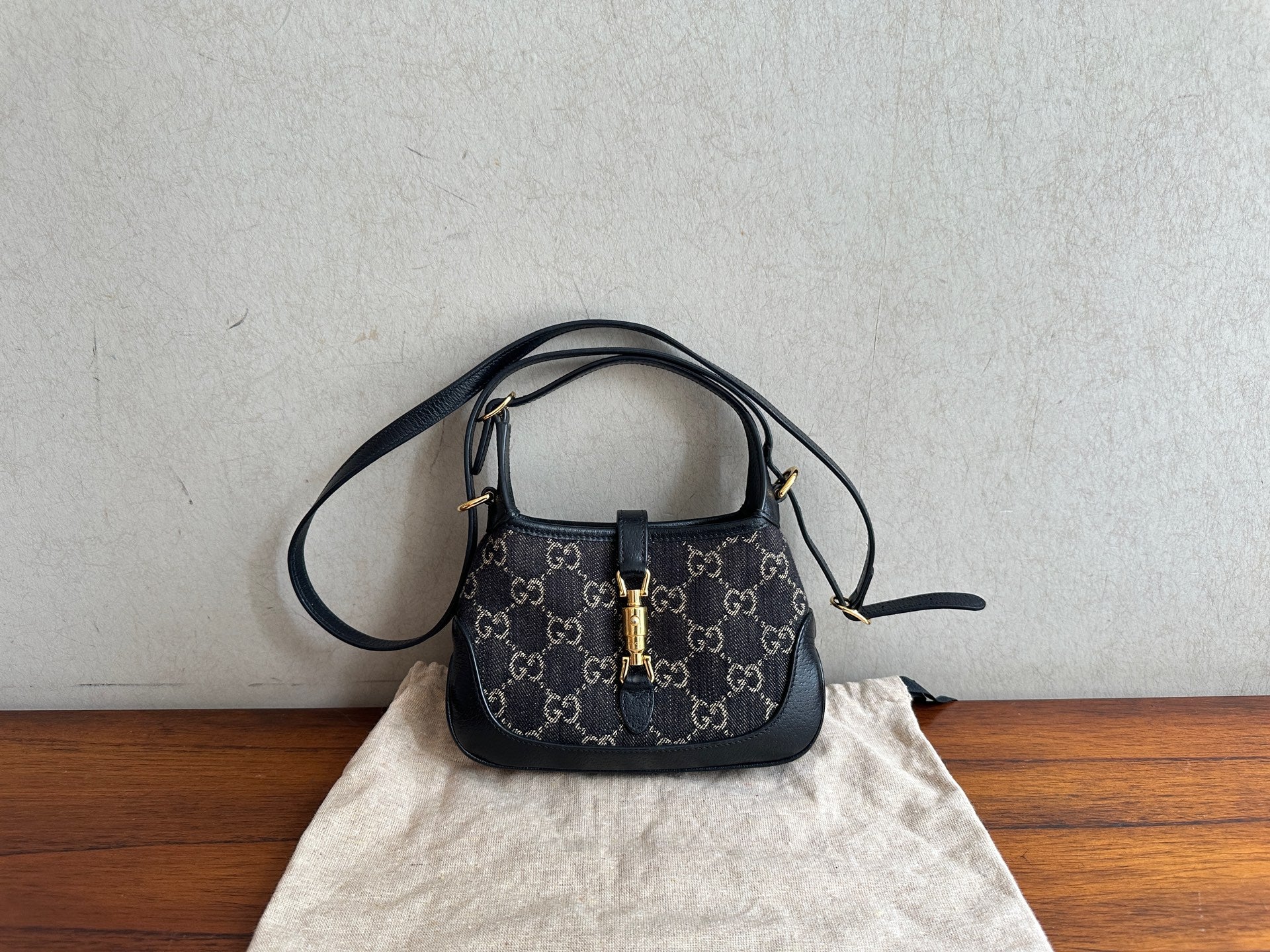 Gucci Canvas Black 685127-UN3AG-1294