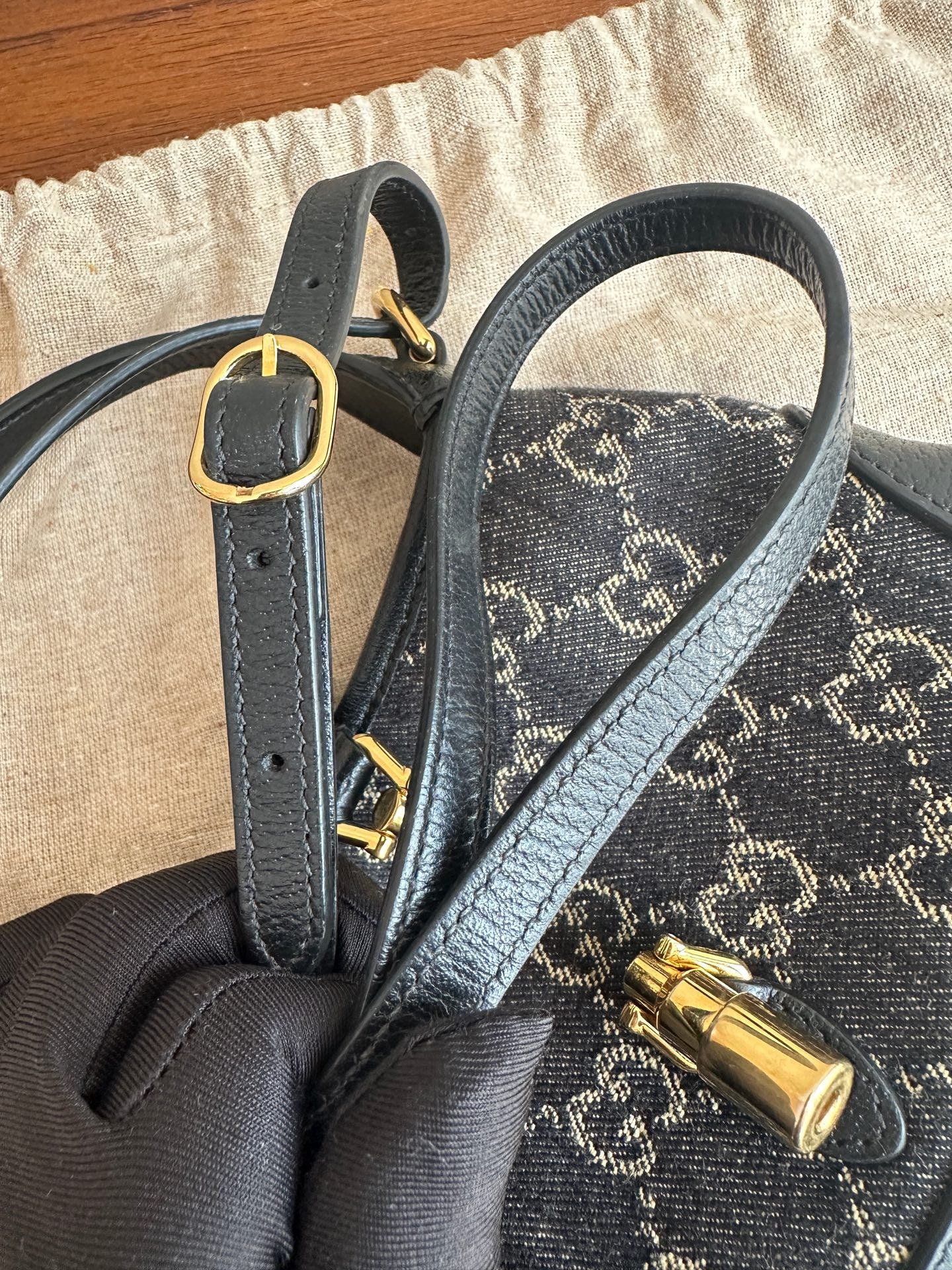 Gucci Canvas Black 685127-UN3AG-1294