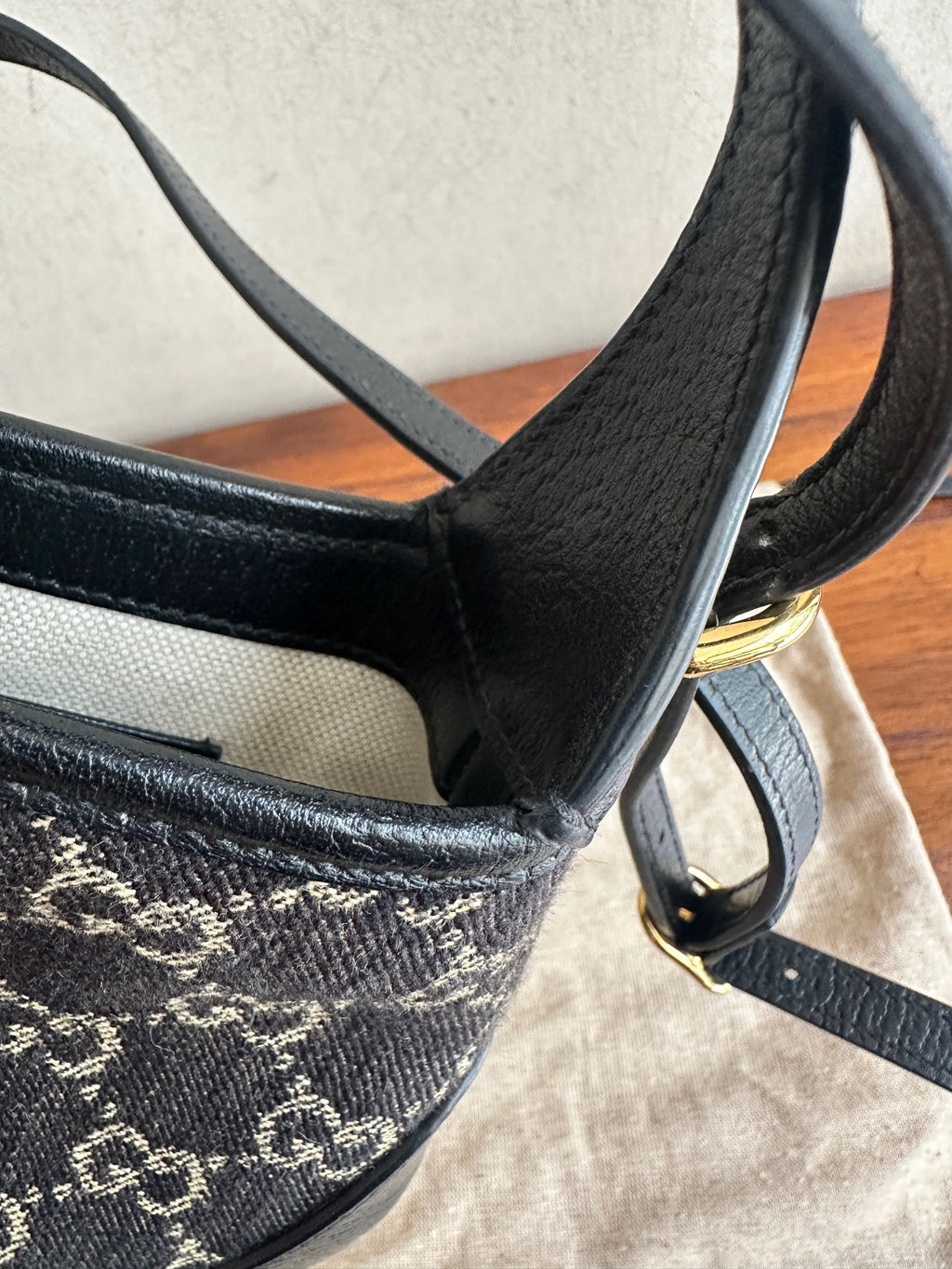 Gucci Canvas Black 685127-UN3AG-1294