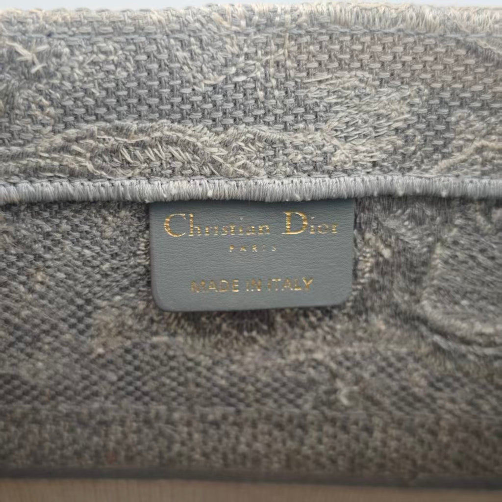 Dior M1296ZRGO_M932