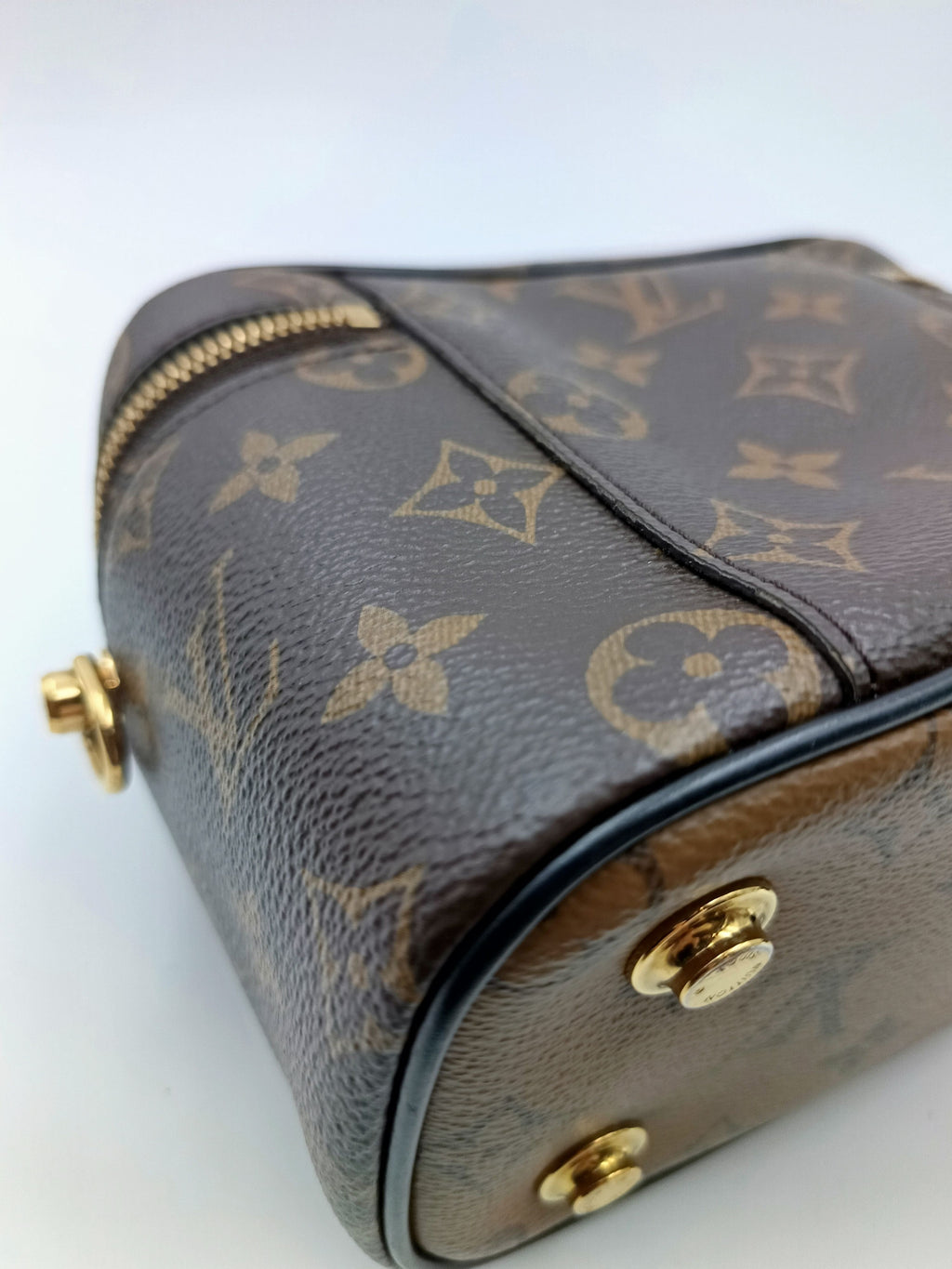 Louis Vuitton Metal