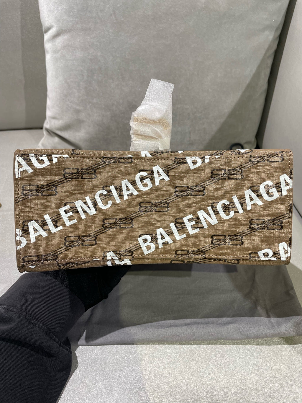 Balenciaga Brown Crossbody 593546210H72769