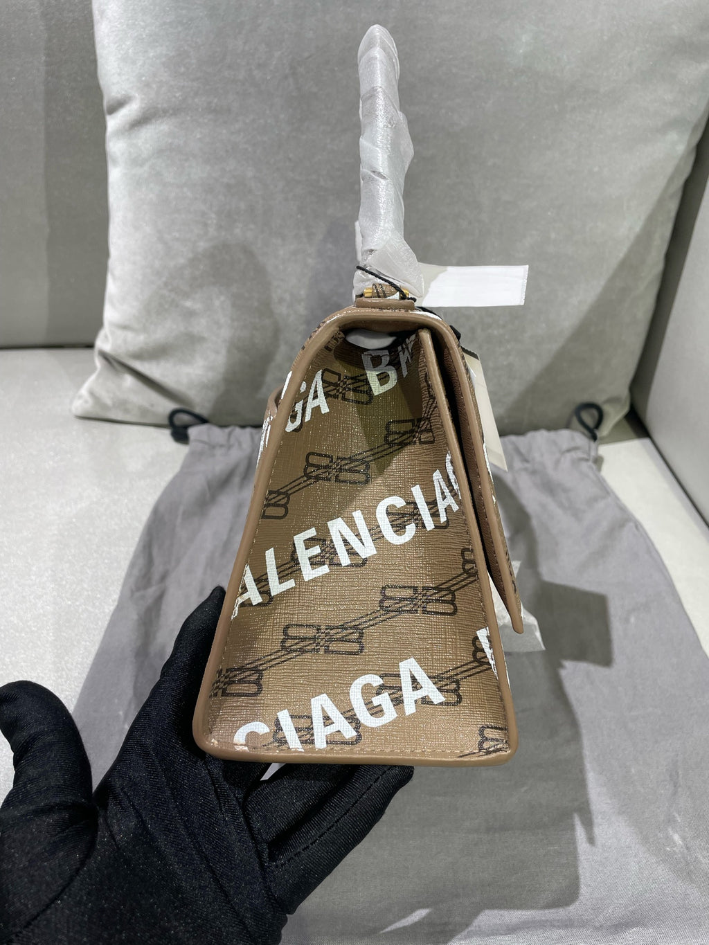 Balenciaga Brown Crossbody 593546210H72769