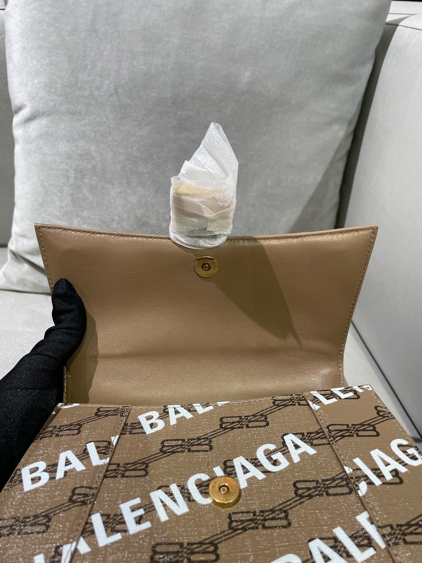 Balenciaga Brown Crossbody 593546210H72769