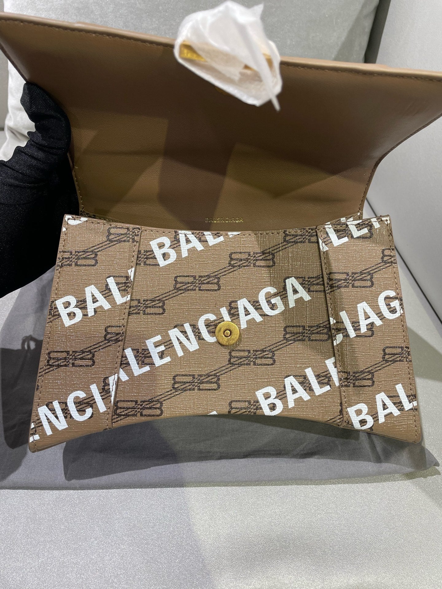 Balenciaga Brown Crossbody 593546210H72769