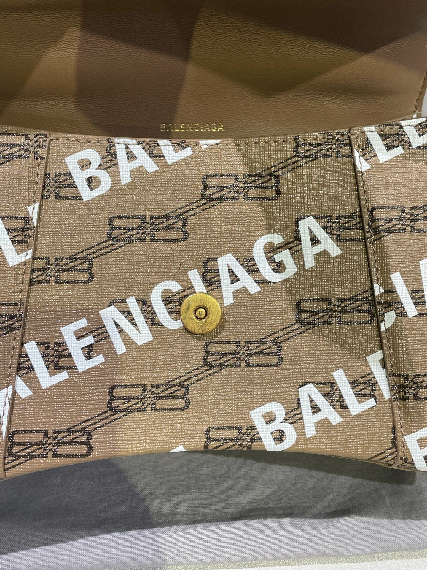 Balenciaga Brown Crossbody 593546210H72769