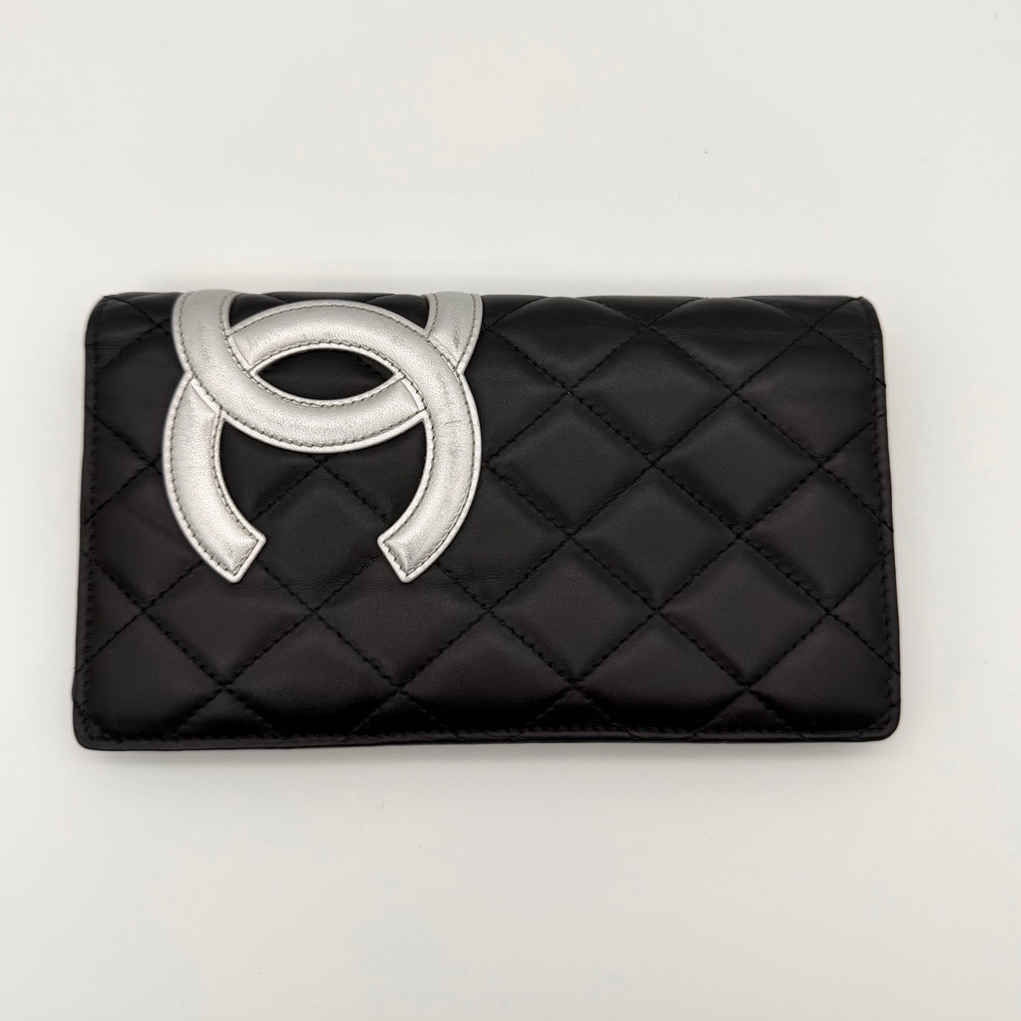 Chanel Mouth-shaped wallet A50077_Y03880_C2054