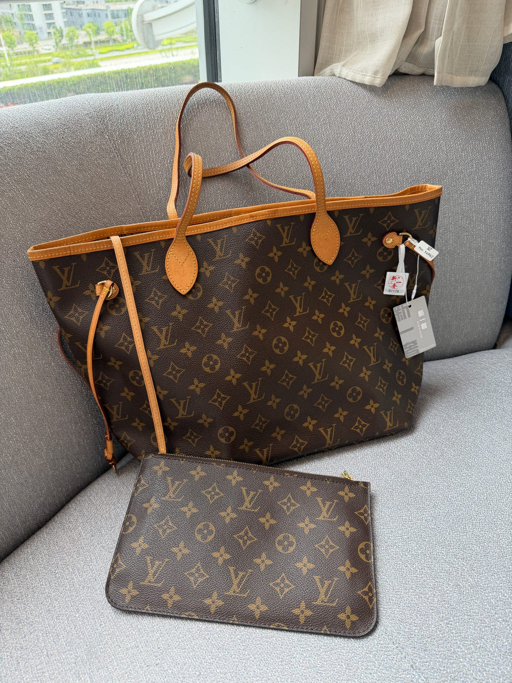 Louis Vuitton Leather Length 32 x Width 17 x Height 19 cm M50366