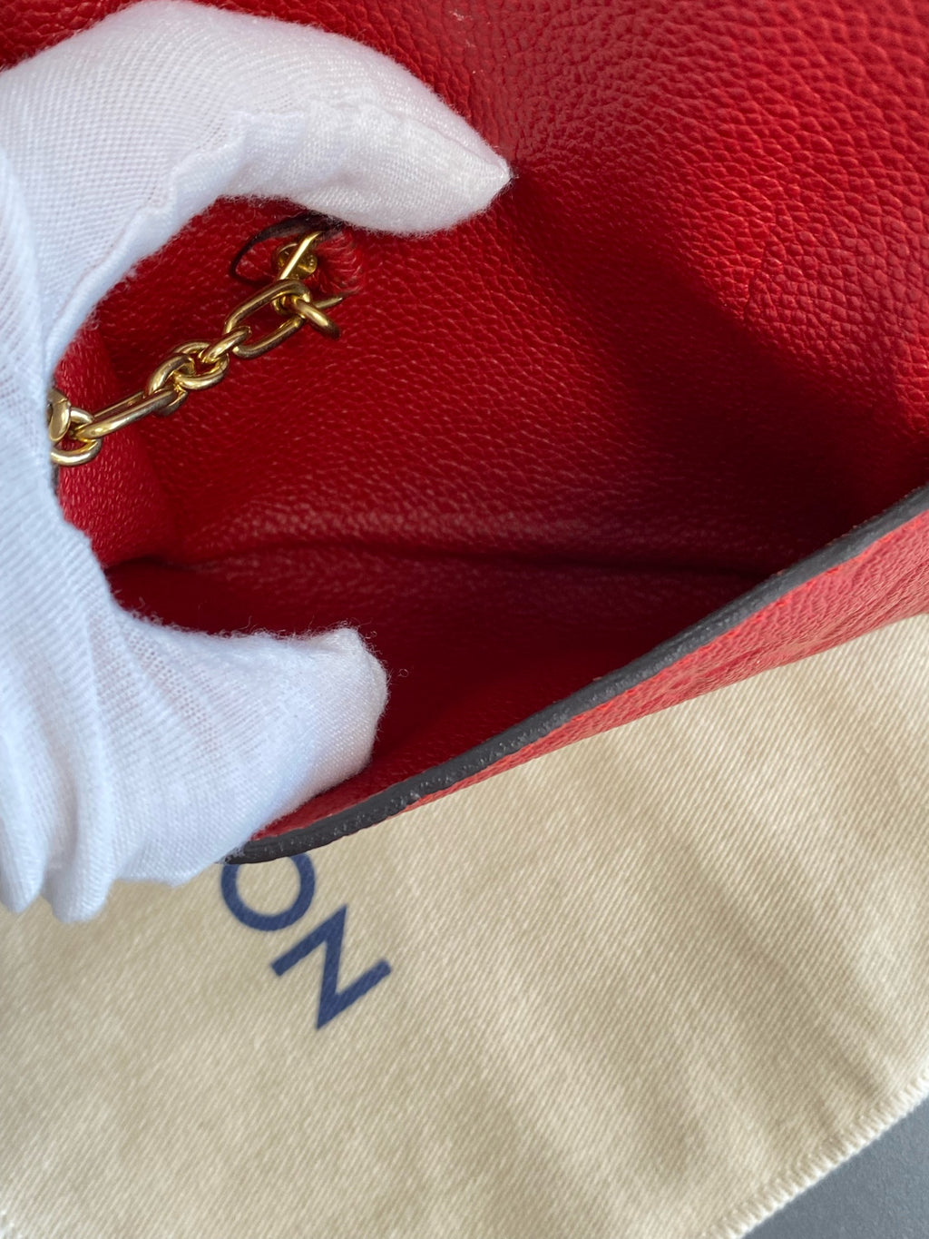 Louis Vuitton Red M58879