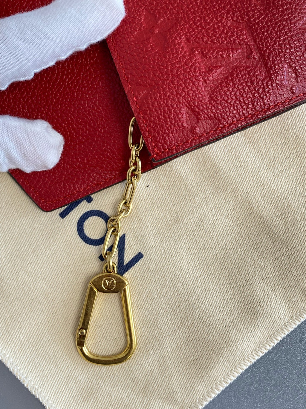 Louis Vuitton Red M58879