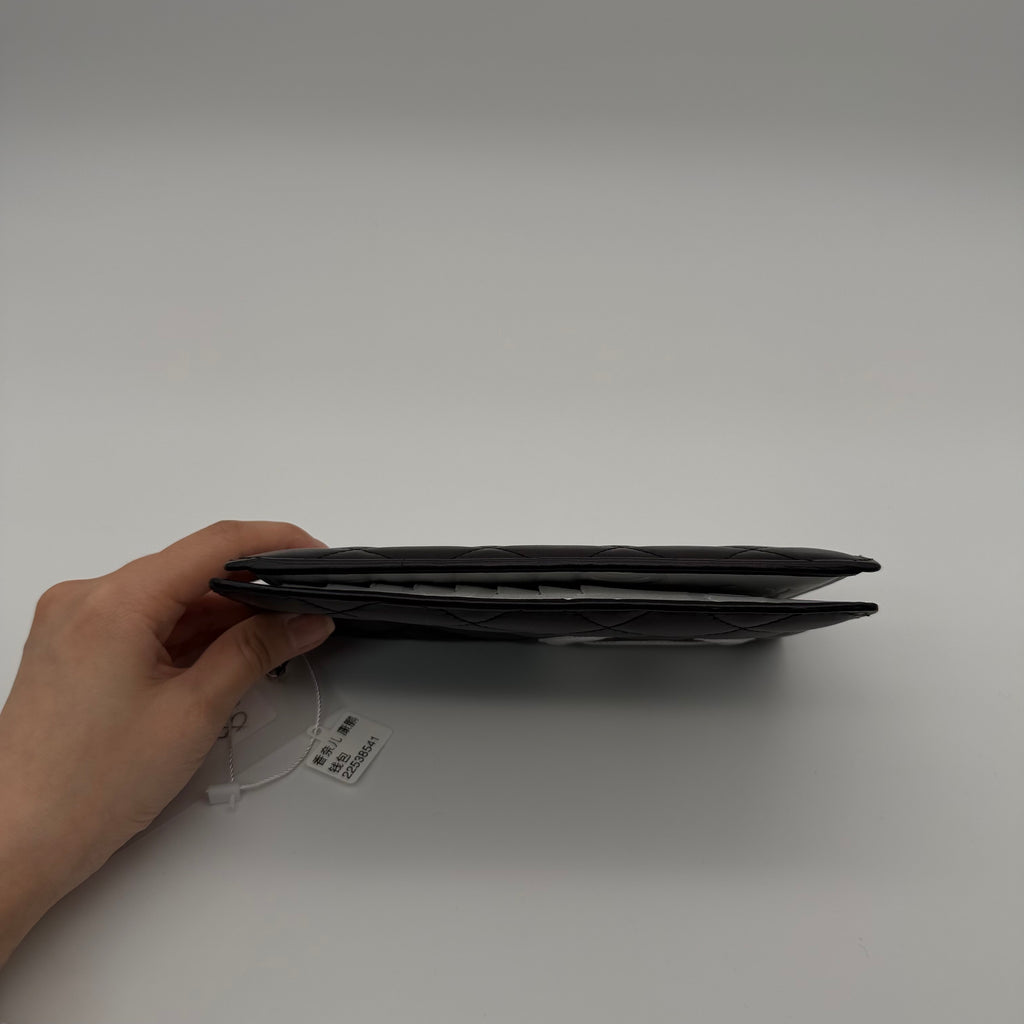Chanel Mouth-shaped wallet A50077_Y03880_C2054