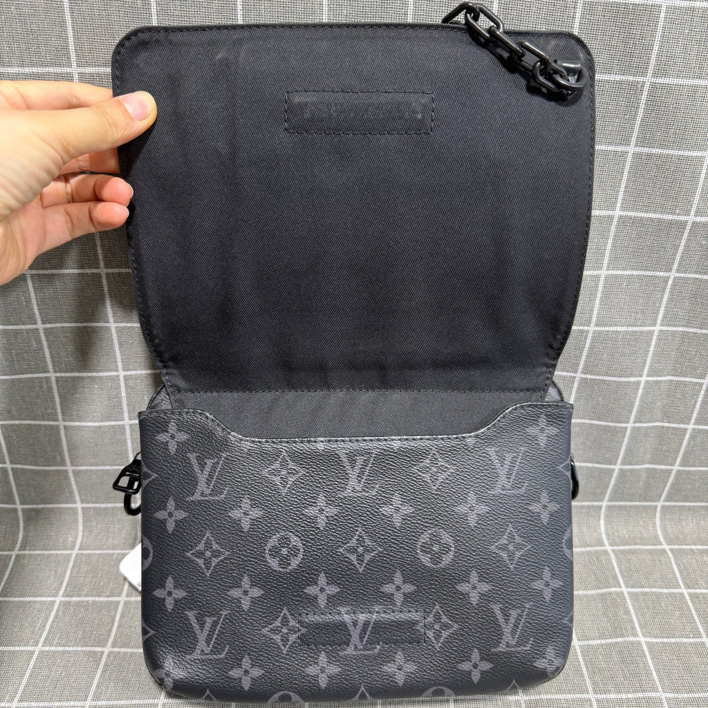 Louis Vuitton Steamer Canvas Messenger Bag M45585