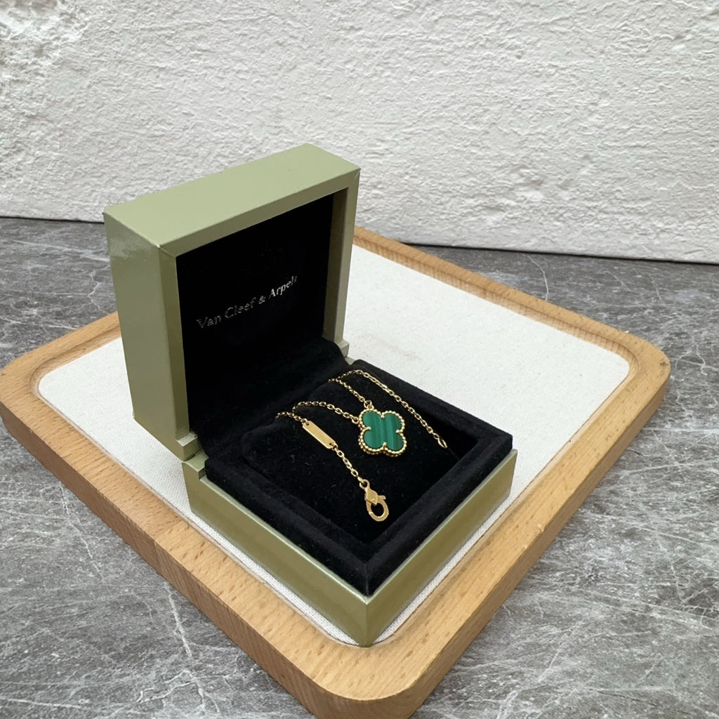 Van Cleef & Arpels Green Necklace