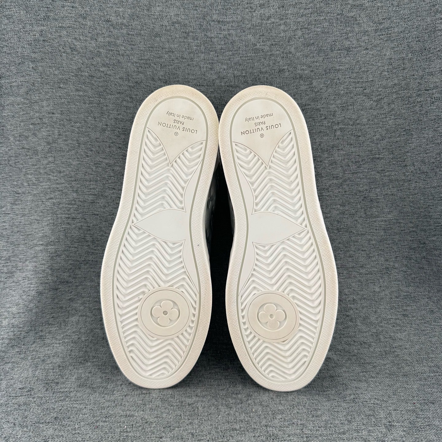 Louis Vuitton Metal Silver Skate shoes