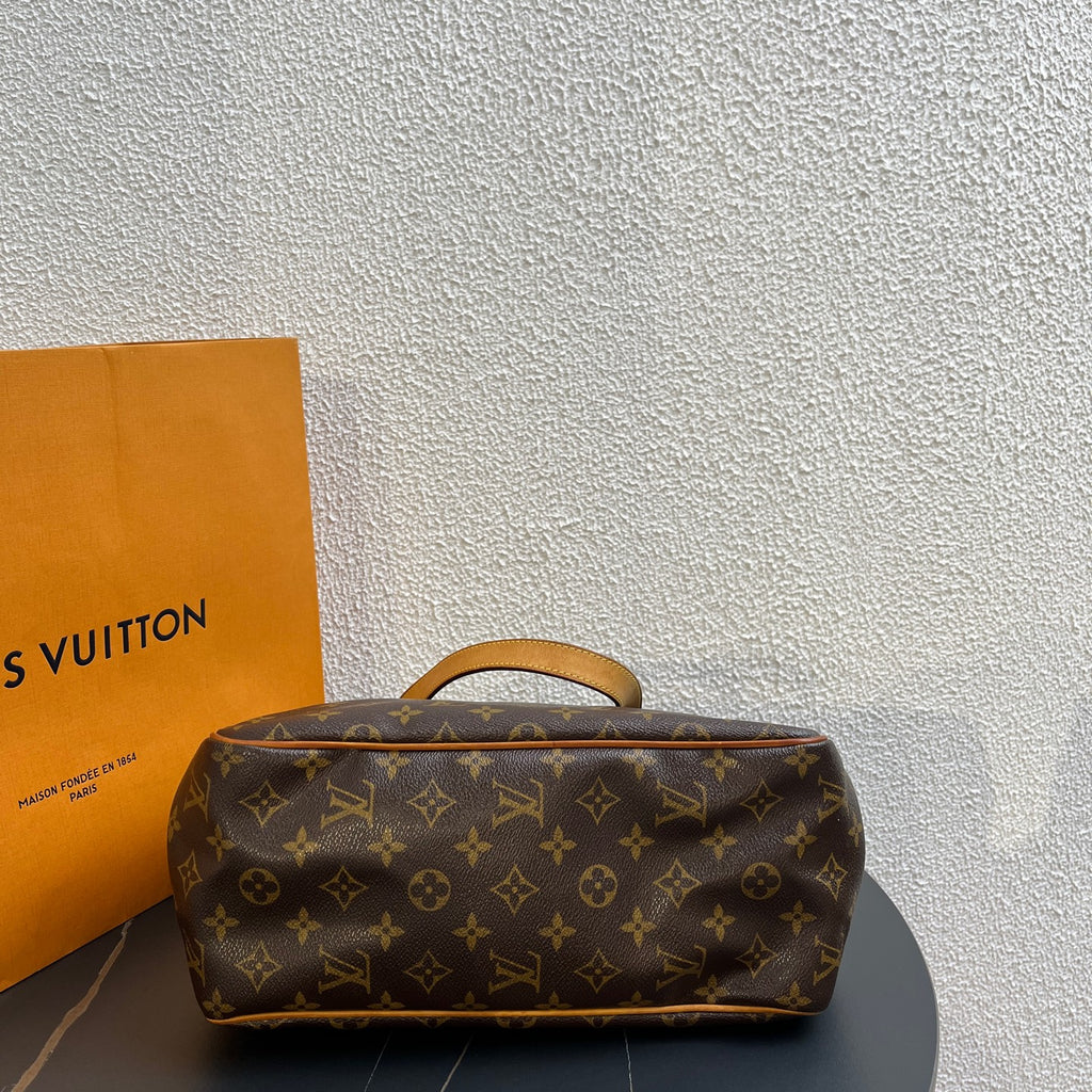 Louis Vuitton Shoulder Bag