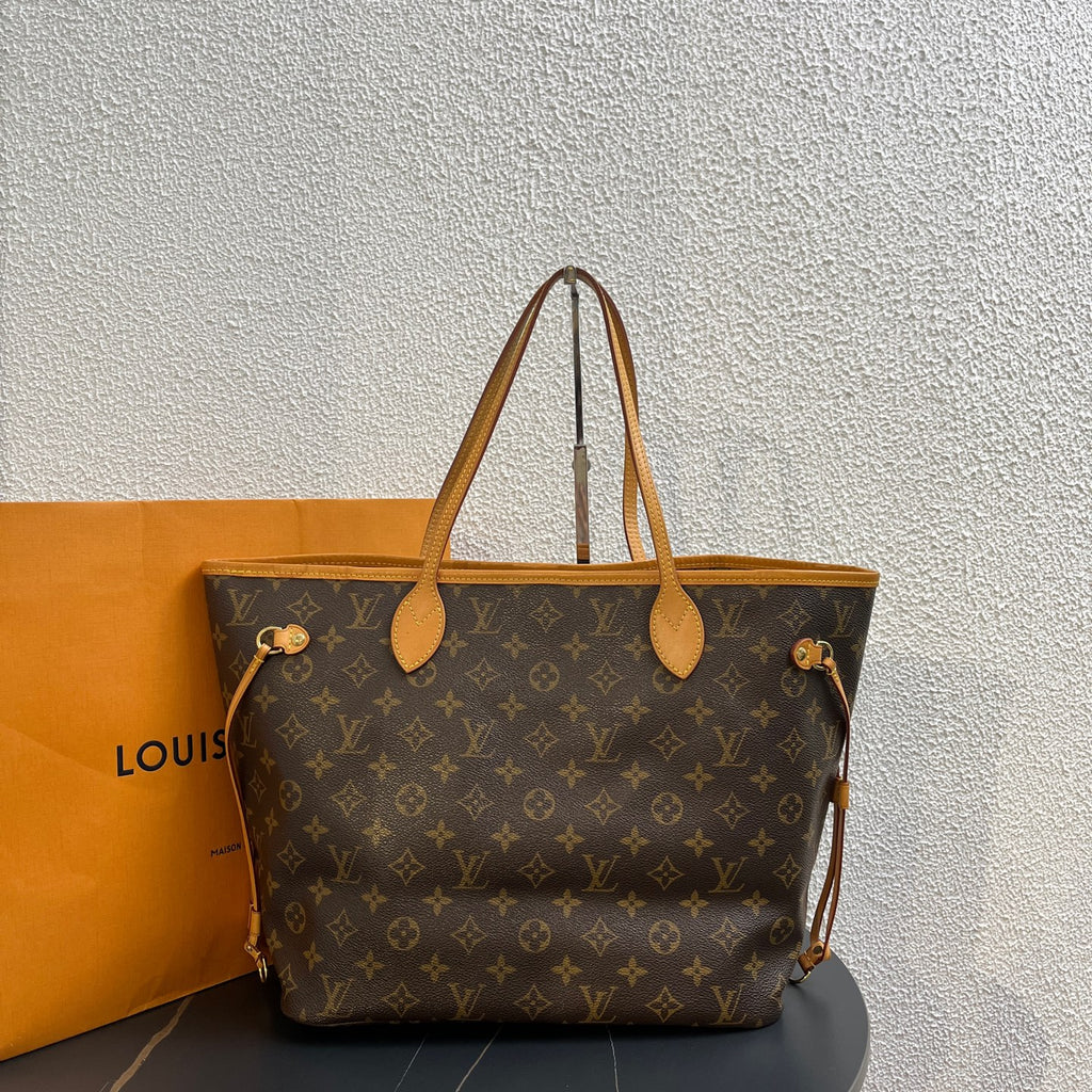Louis Vuitton Shoulder Bag