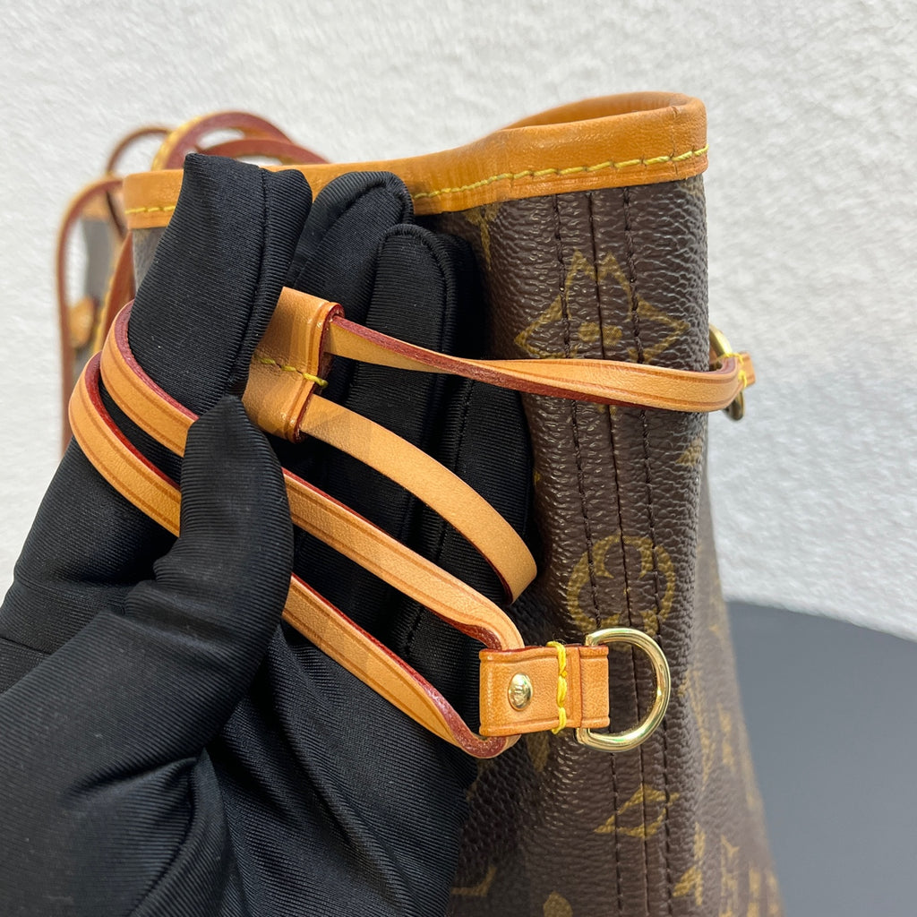 Louis Vuitton Shoulder Bag