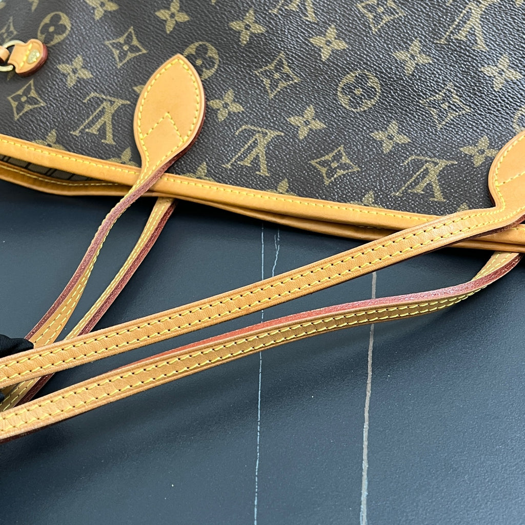 Louis Vuitton Shoulder Bag