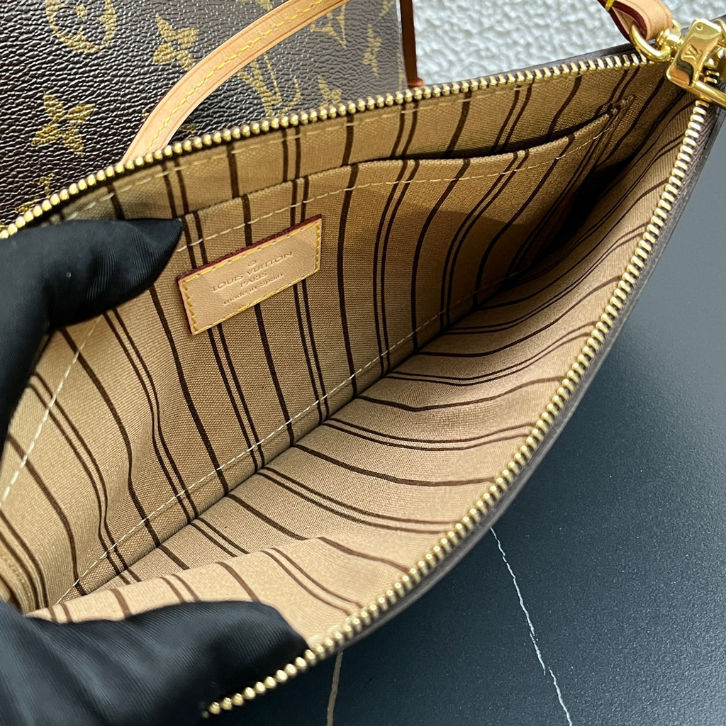 Louis Vuitton Shoulder Bag