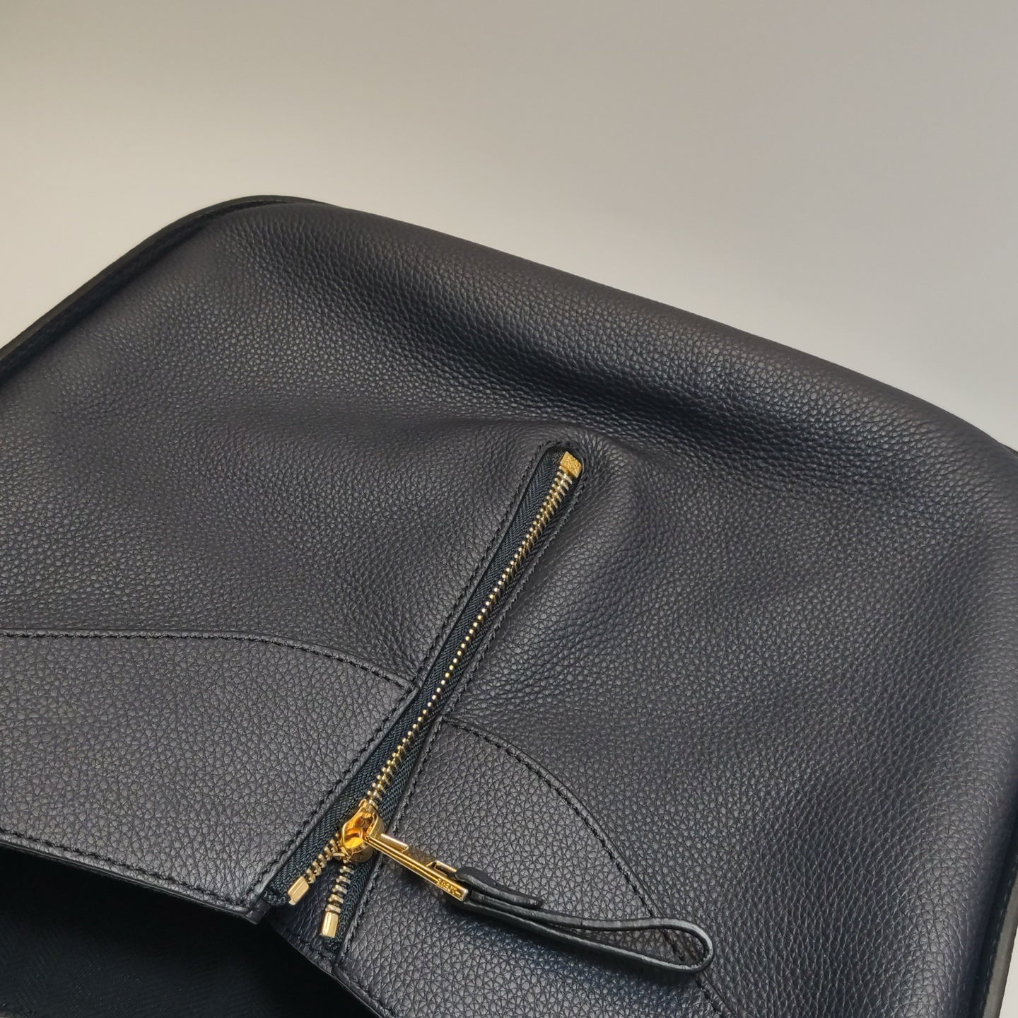 Loewe Shoulder Bag 38712KBT38-5605