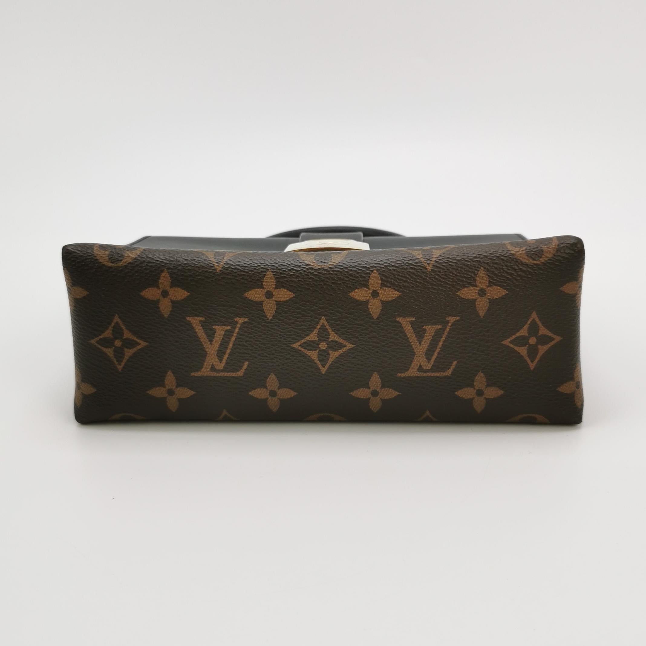 Louis Vuitton Crossbody M44141