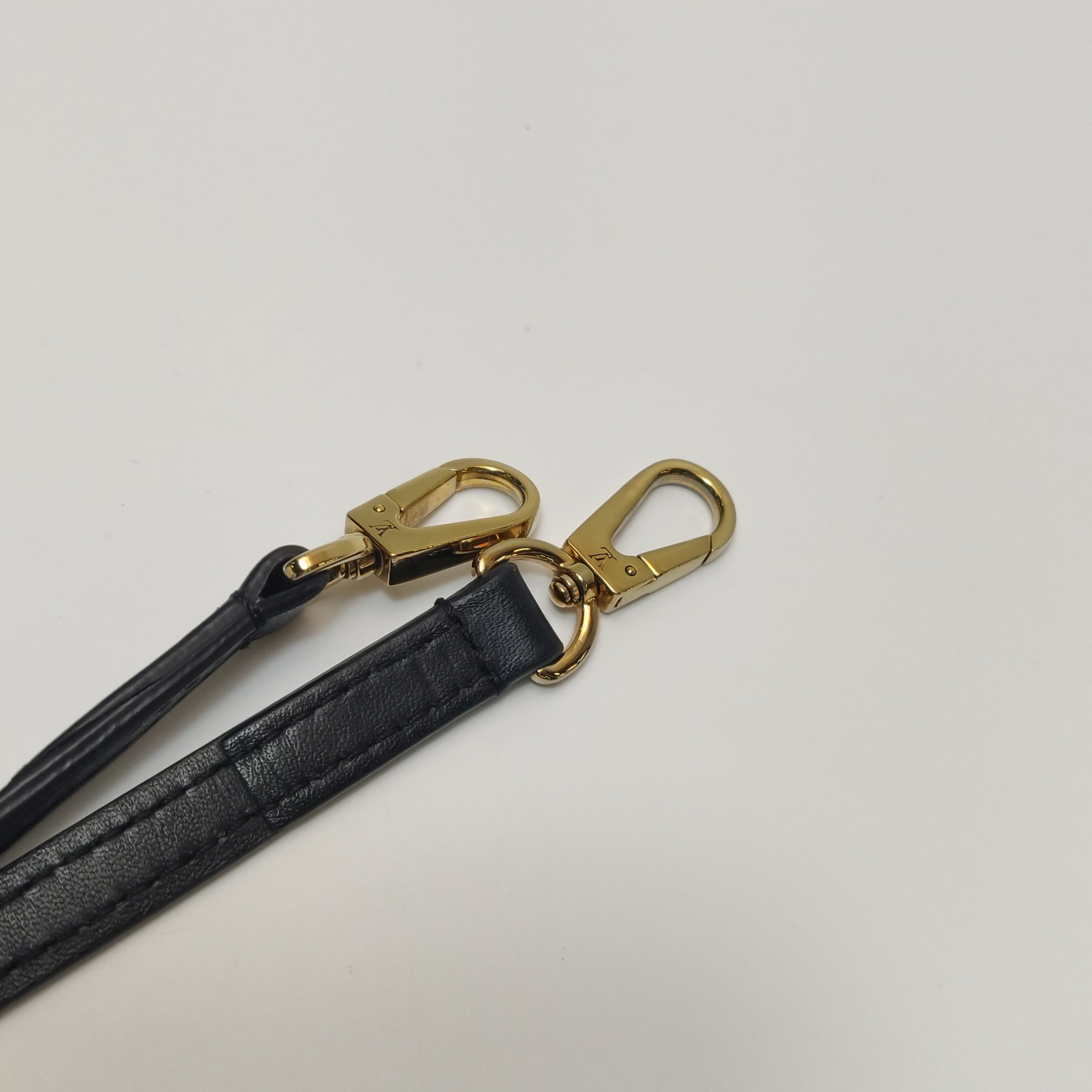 Louis Vuitton Crossbody M44141