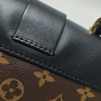 Louis Vuitton Crossbody M44141