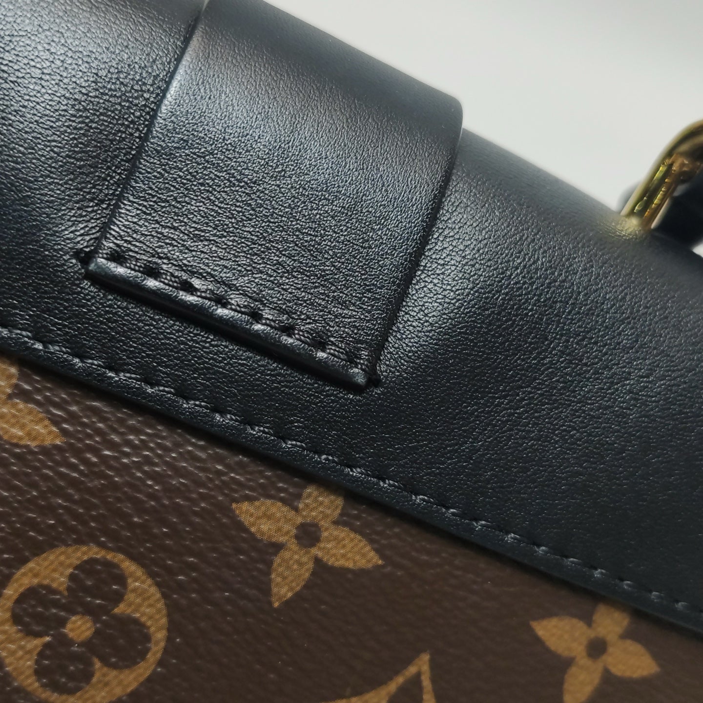 Louis Vuitton Crossbody M44141
