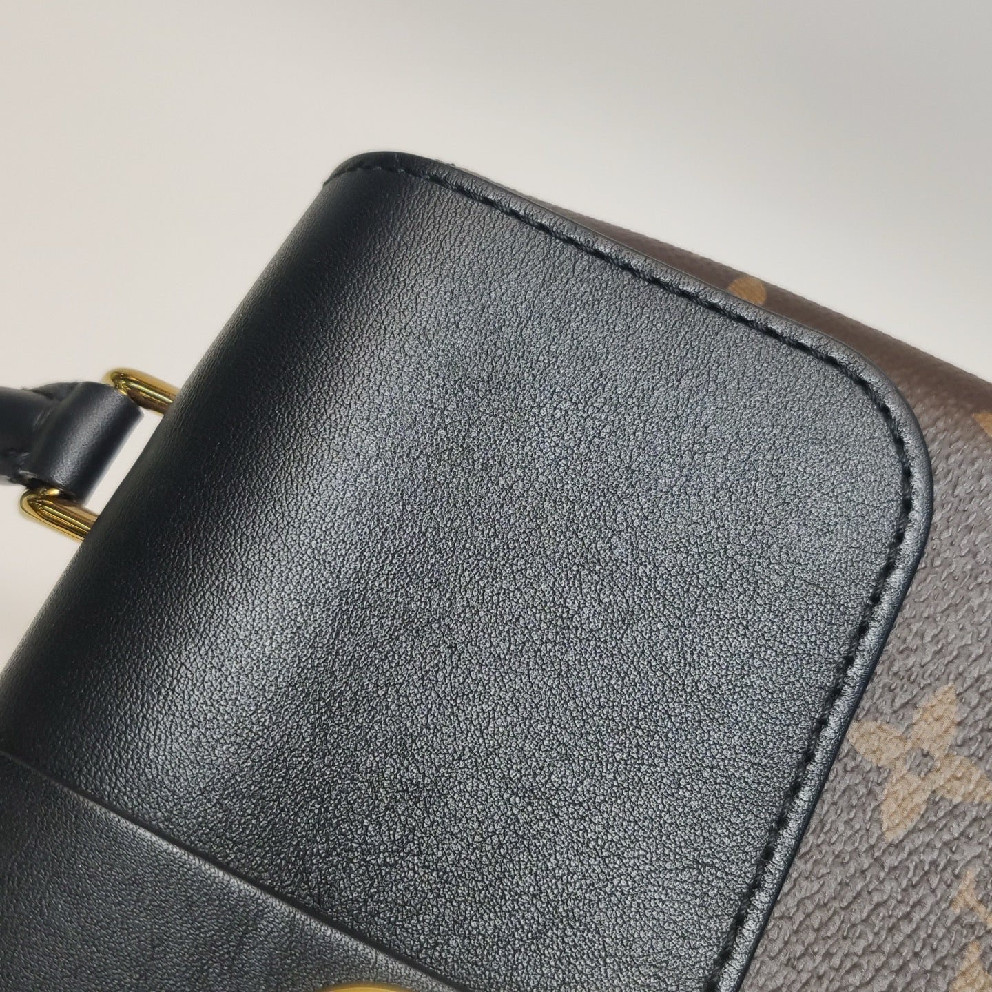 Louis Vuitton Crossbody M44141