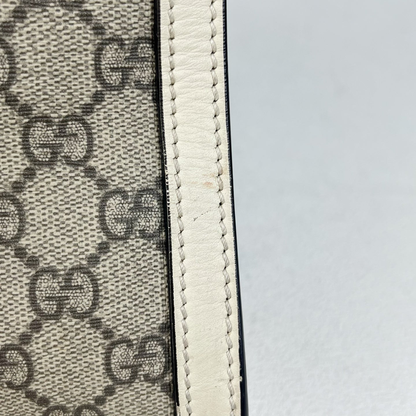 Gucci Padlock Series White 479197 KHNKG 9761